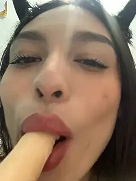 Webcam Model (SweetCherry__)  is live.Free join now!