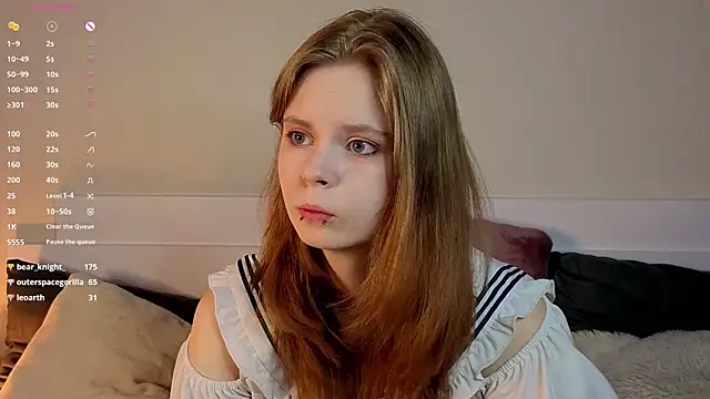 julietterain (F teen) - lick lips