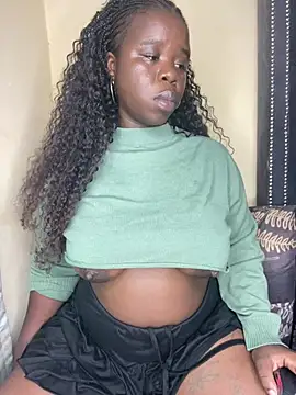 Webcam Model (DarkBerry87)  is live.Free join now!