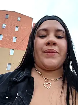 Kendra-daring webcam