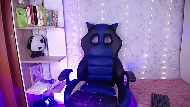 _Alexaavandercloude webcam