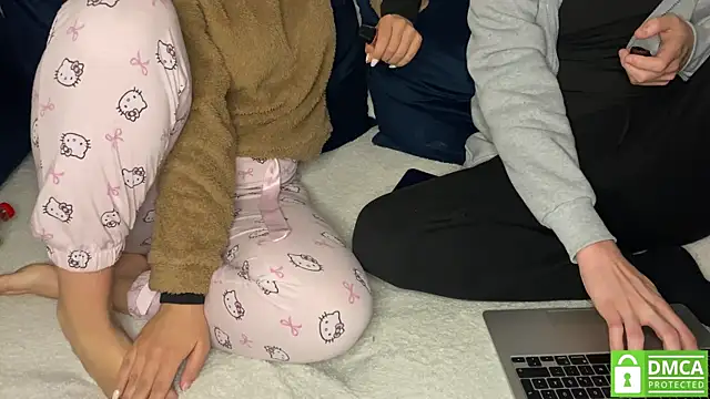 NaughtysecretsDE webcam