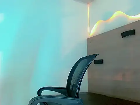 SinnthyaFoxxy webcam