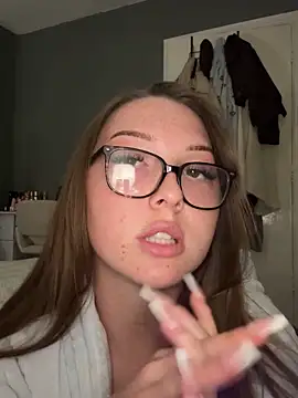 Bellesweett from StripChat is Freechat