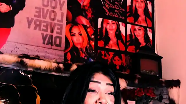 indian_dreamgirl webcam