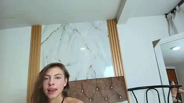 scarlet_fox75 webcam