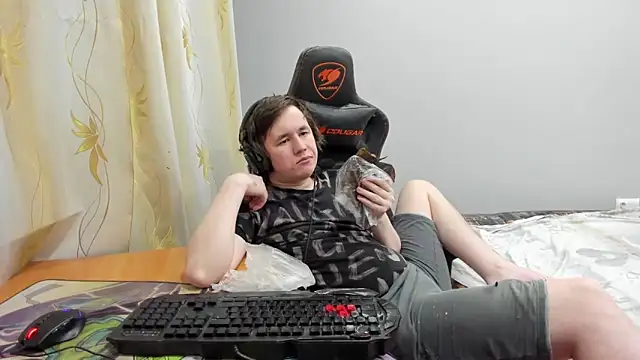 iliaskrislove live sex cam