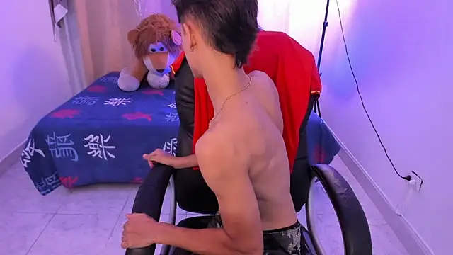 aron_boyy (M twink) - HI AARON BBY