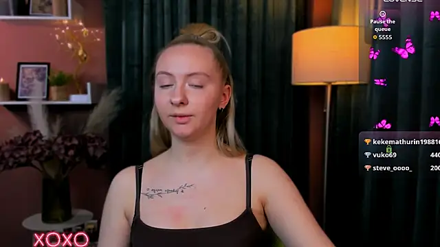 mila_glow1 live sex cam