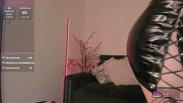 artemis_nyx (F teen) - lick dildo