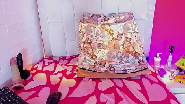 luna_ebony69 (F young) - Squirt on your face