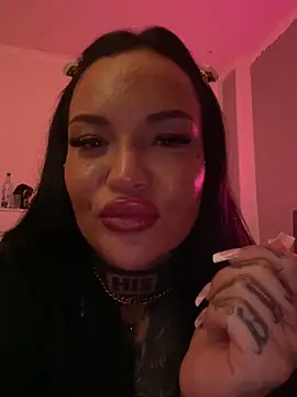 _MelinaCurves_ webcam