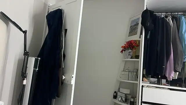 KayleeBella live sex cam