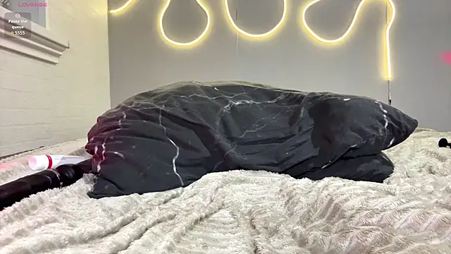 Chloeromantic webcam