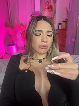 italiangirl (F young) - 👑🔥 BUTTPLUG + DILDO PUSSY 🧨🌊