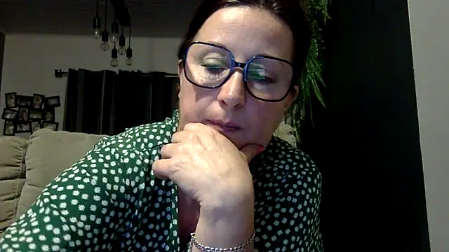 feline27 - Feline27's free webcam