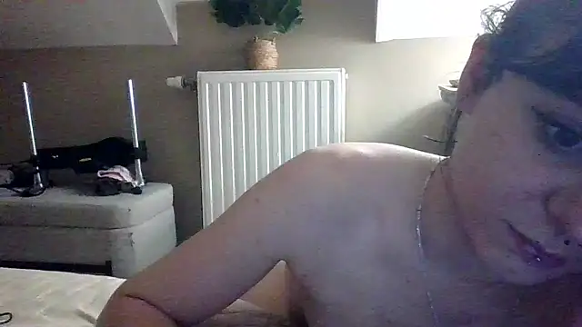 live on cam Petite Moi