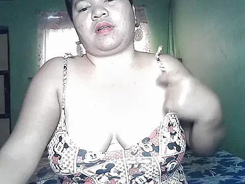 hotpussyxxx33x webcam