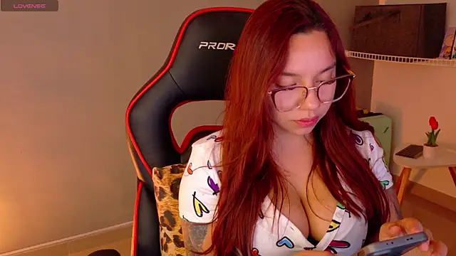 samantha_tattu webcam