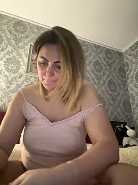 emma_roqueen (F milf) - Single,no love :cry: