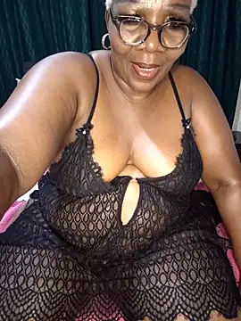 dirasweetlipsxx (F mature) - more sex toys and lubricators