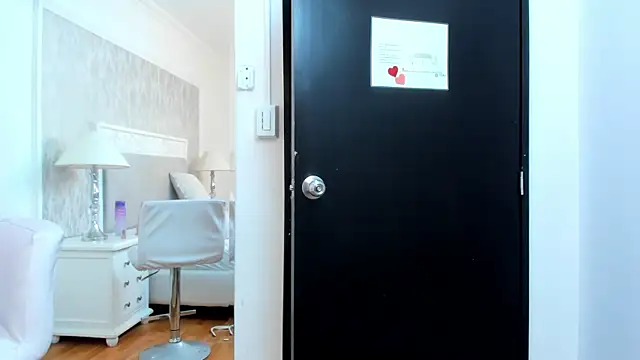 lexirhodes (F young) - naked and fingering pussy🥵💦