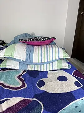 sandylau (F milf) - hello guys, naked + squirt