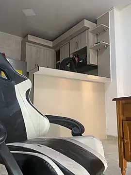 YeremiBrowm Live Webcam on Stripchat