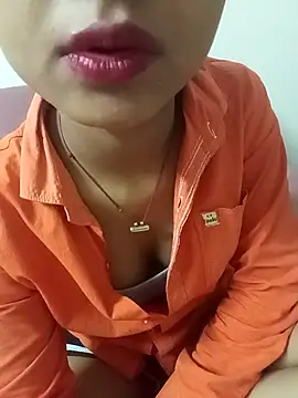 Live webcam thumbnail of ritika_gupta02 from . Watch my show!