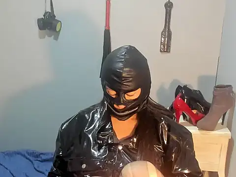 Live webcam thumbnail of sandyquinnxx from . Watch my show!