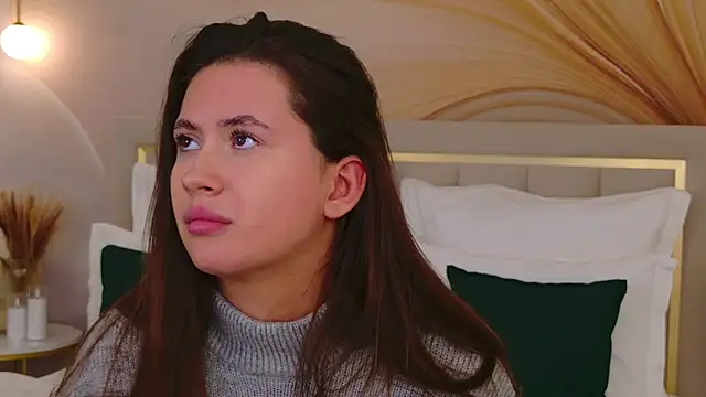 milaleoneli - Milaleoneli's free webcam - UK Sex Cams