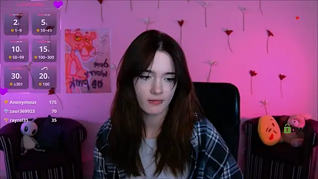 liana_kisses (F teen) - show tits