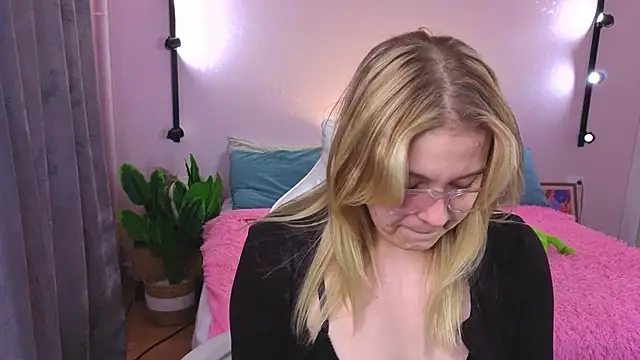 colleen_blake (F young) - FOR A NEW TATTOO