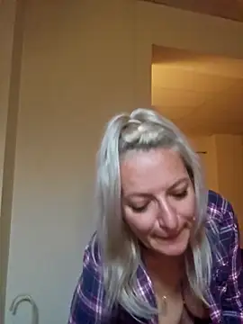 ladytouch (F milf) - 👅Tease me !❤️Love me !🔥Drive me crazy