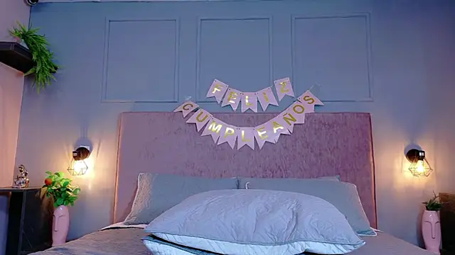 busty_zay - Busty_Zay's free webcam - UK Sex Cams