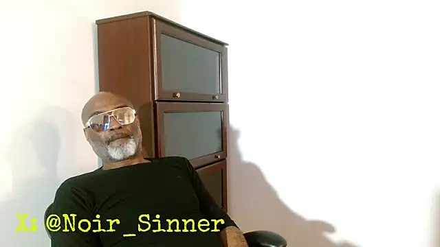 sinnernoir - Sinnernoir's free webcam - UK Sex Cams