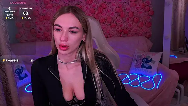 arinawong - ArinaWong's free webcam - UK Sex Cams