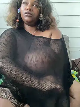 xoxoselenaxoxo - XoxoSELENAxoxo's free webcam - UK Sex Cams