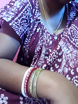 itz-priya webcam