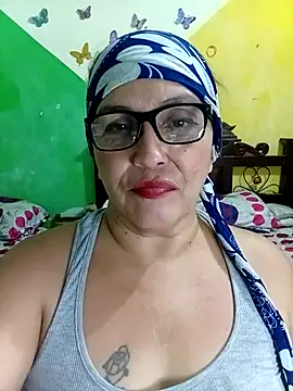 burbuja_y_caballero (G milf) - Destruir garganta en el baño