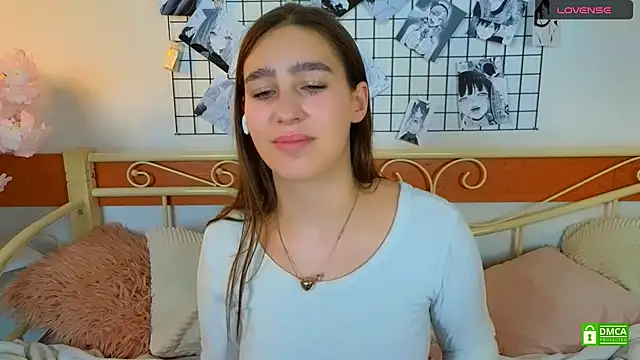 _eliizabeth_ (F teen) - Strip to lingerie and glitter