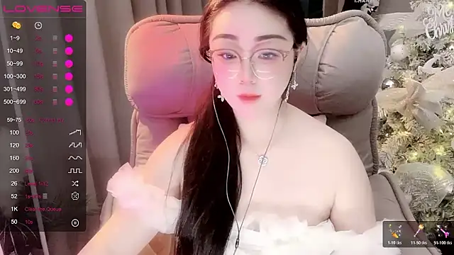 Monica-666888- webcam