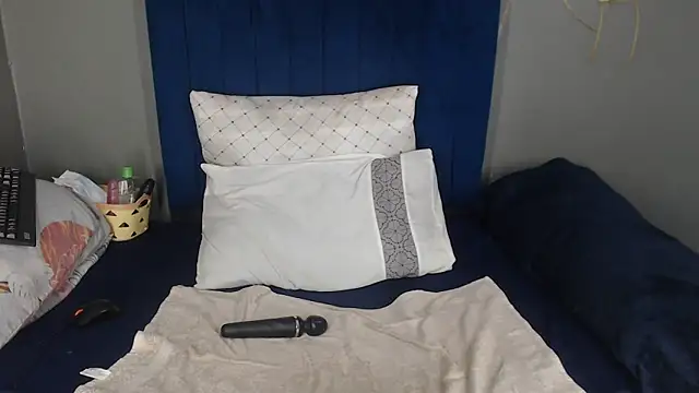 black_berry_xxx - BLACK_BERRY_xXx's free webcam - UK Sex Cams