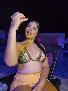 Pretty_Julieta webcam