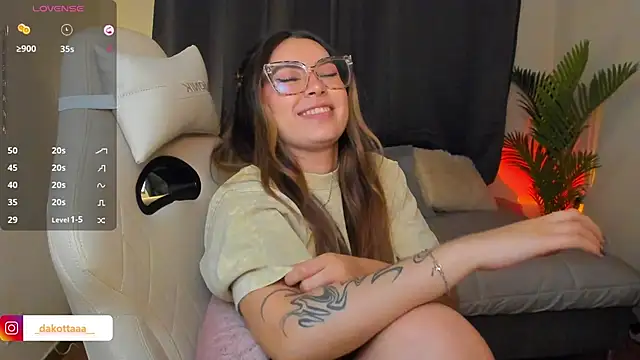 dakottaa_ - Dakottaa_'s free webcam - UK Sex Cams