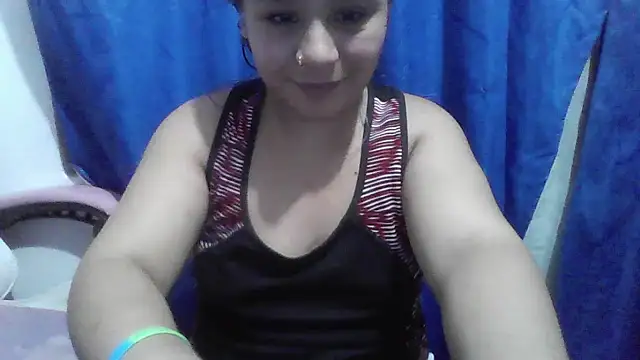Charis_21 webcam