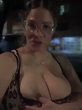 big_tits_in_your_face - Big_tits_in_your_face's free webcam - UK Sex Cams