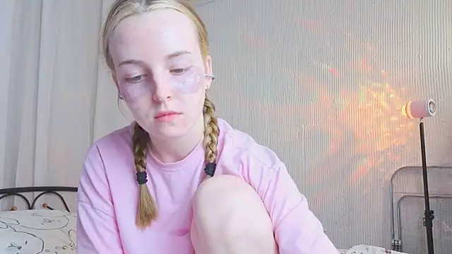 bae_cake_ (F young) - naked