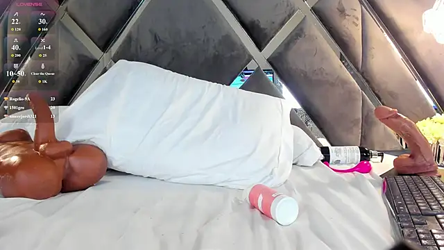 Ivonne_Millerr webcam