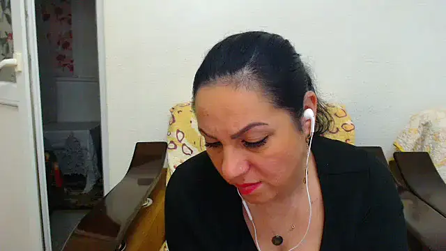 missella - MissElla's free webcam - UK Sex Cams